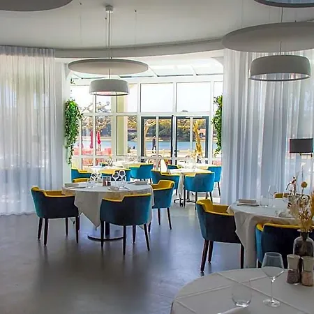 Du Parc & 3*
